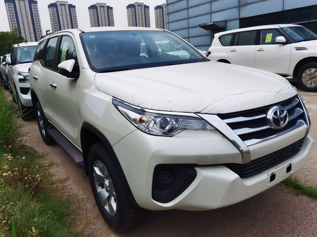 2020款丰田穿越者中东版港口现车图文鉴赏优惠大酬宾