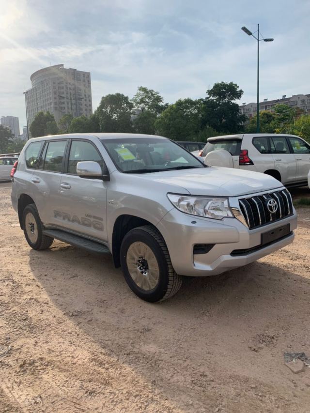 20款霸道3000港口现车图文鉴赏优惠促销