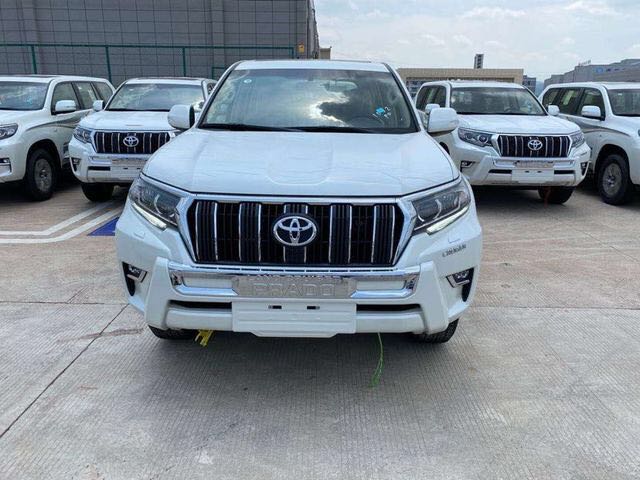 2020款丰田霸道4000中东版八月降价中直降五万