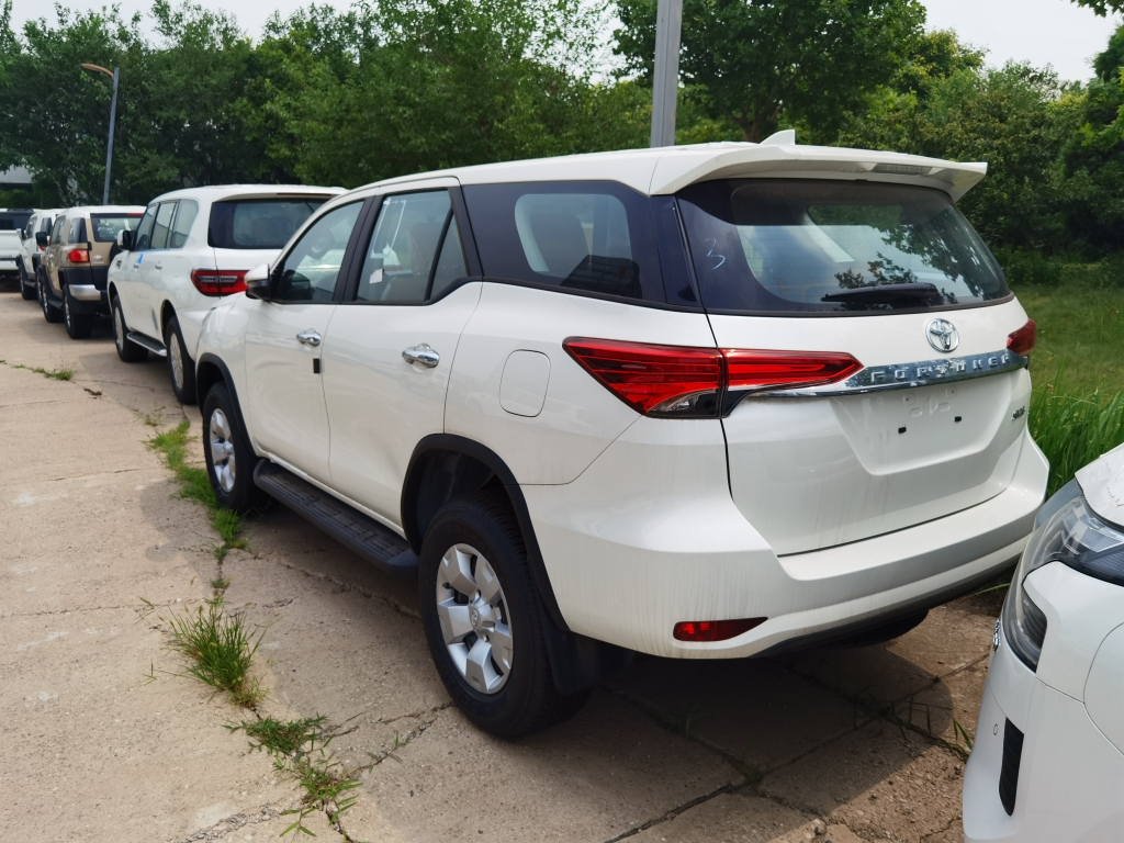 2020款丰田穿越者中东版港口现车图文鉴赏优惠大酬宾