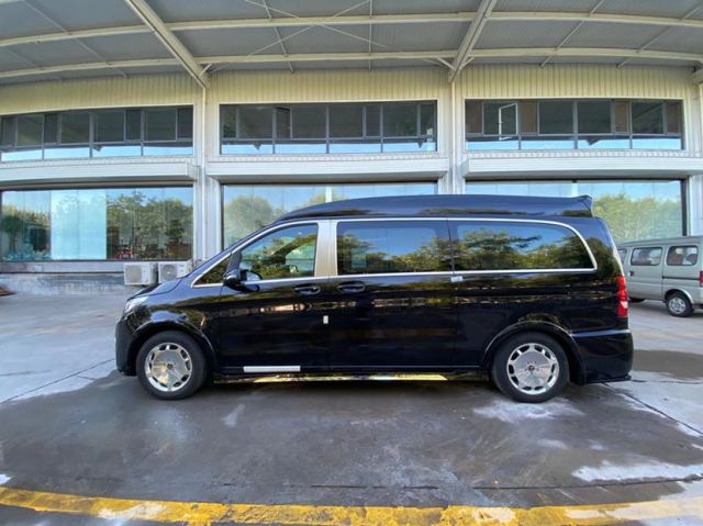 奔驰v250d墨版四驱amg迈巴赫私人定制