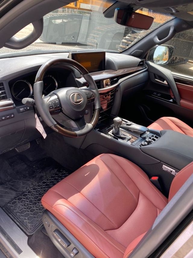 2020款丰田酷路泽5700和雷克萨斯570的区别在哪里云南昆明现车