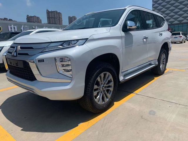 2020款三菱帕杰罗劲畅现车港口特卖价