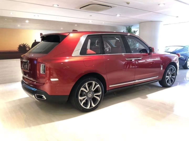 稀缺劳斯莱斯库里南莫格罗红现车在售