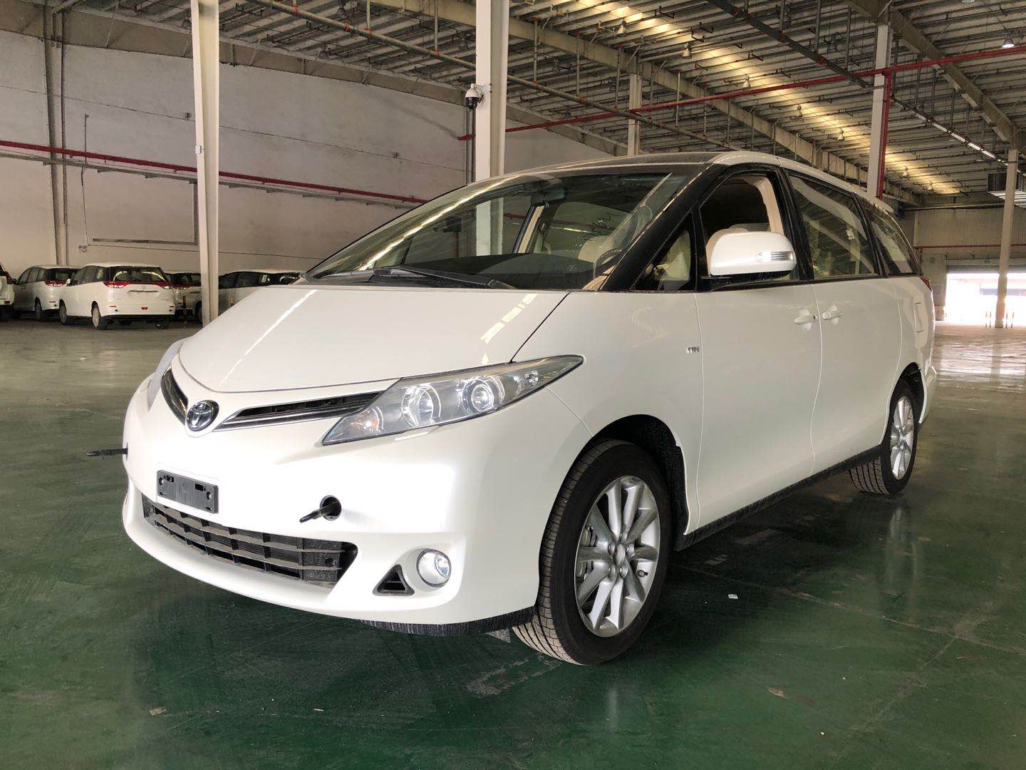 2020款丰田大霸王普瑞维亚中东版最新配置现车体验