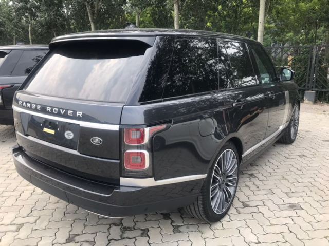 20款路虎揽胜行政版30t细腻触感奢华suv