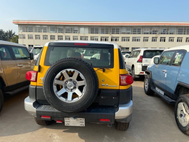 2020款丰田fj酷路泽中东版两气双油箱气泵港口最新行情