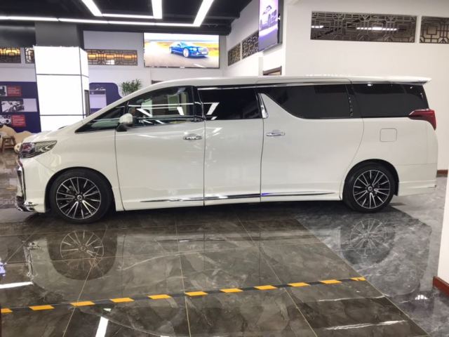 丰田埃尔法加长礼宾车5.7米现车私人定制