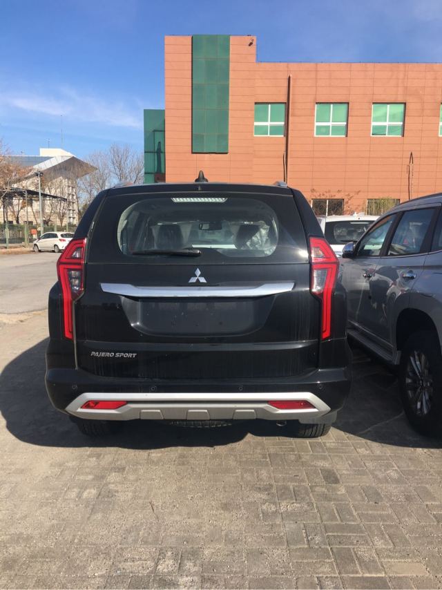 凤凰网汽车 运城 降价 正文内饰方面,2020款帕杰罗·劲畅采用了比较