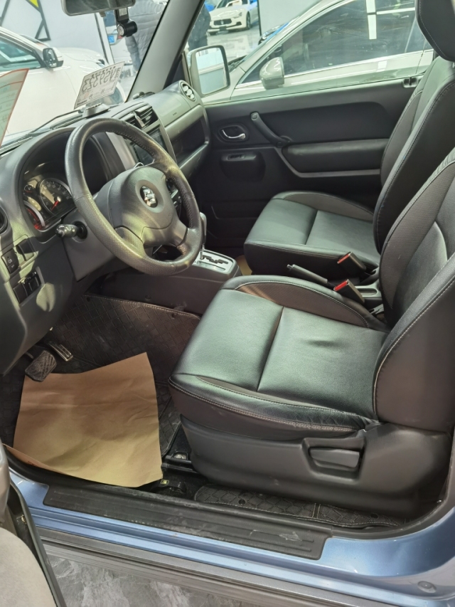 2020款铃木吉姆尼15越野车优惠升级