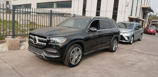 2021款奔驰gls450降10万提现车送新年礼