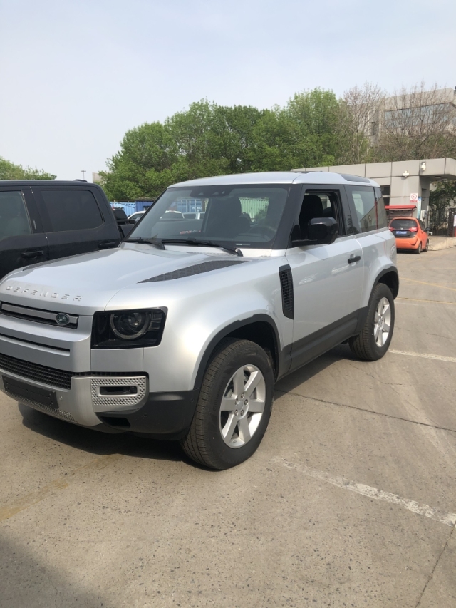 2021款路虎卫士90两门现车78万国六礼遇