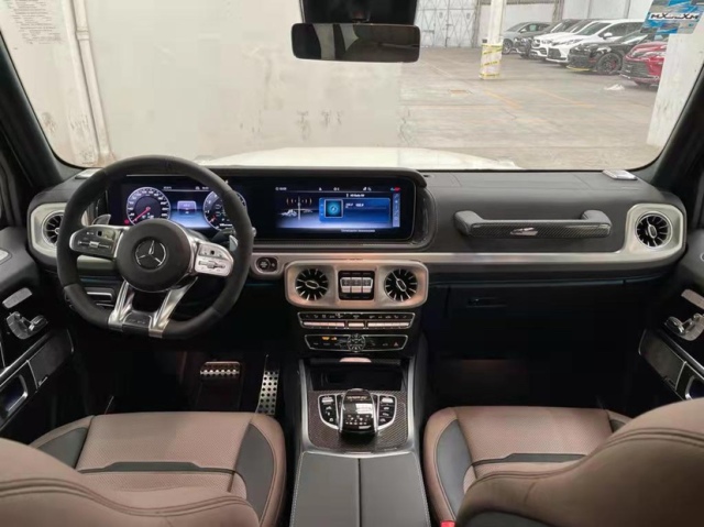 21款奔驰g63内饰设计:档次,质感和科技配置都明显提升全新奔驰g级