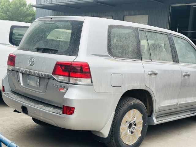 西安国六丰田酷路泽5700高配西安125万