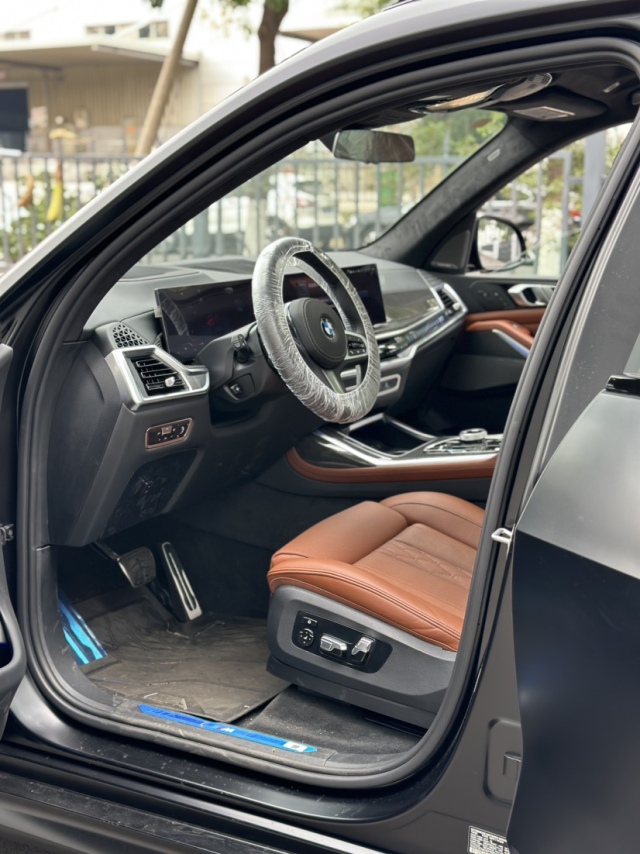 西安宝马x7加版磨砂黑卓越豪华91万起